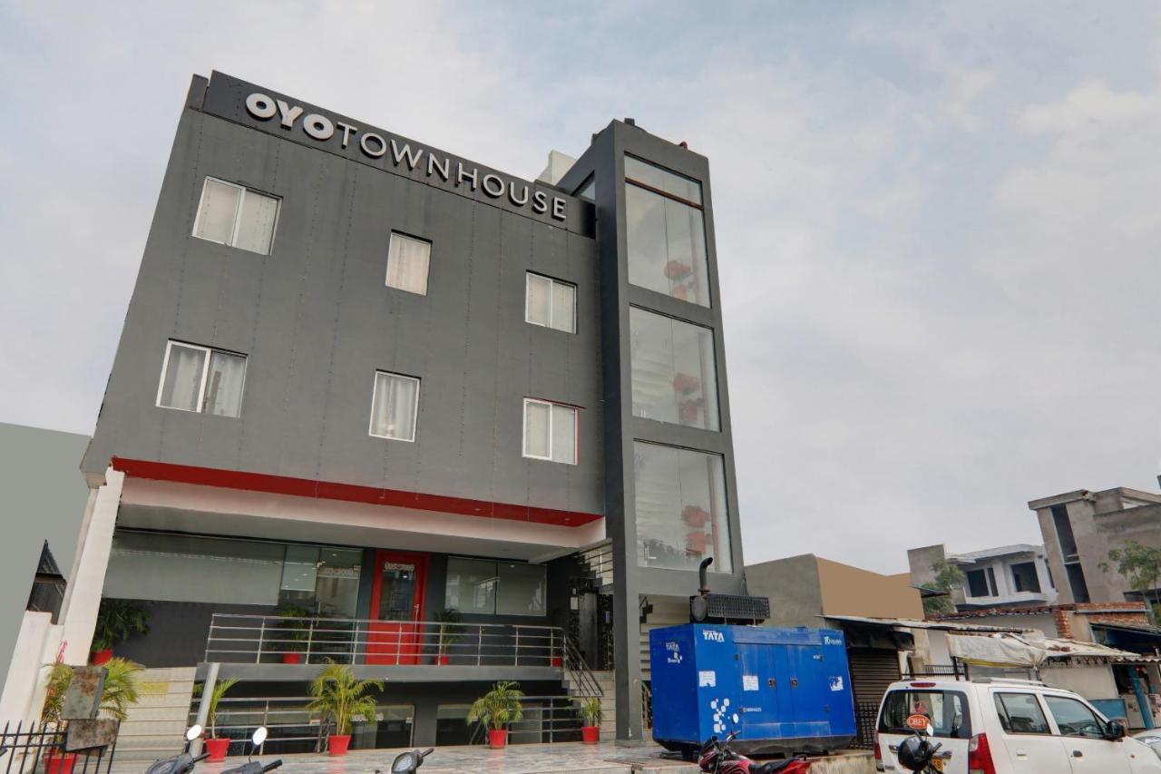 Townhouse The Shubham Hotel Bijnaur Екстериор снимка