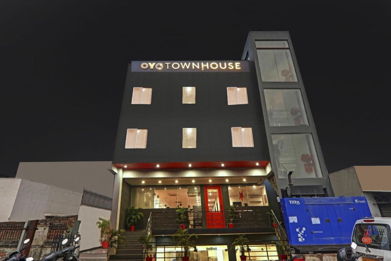 Townhouse The Shubham Hotel Bijnaur Екстериор снимка