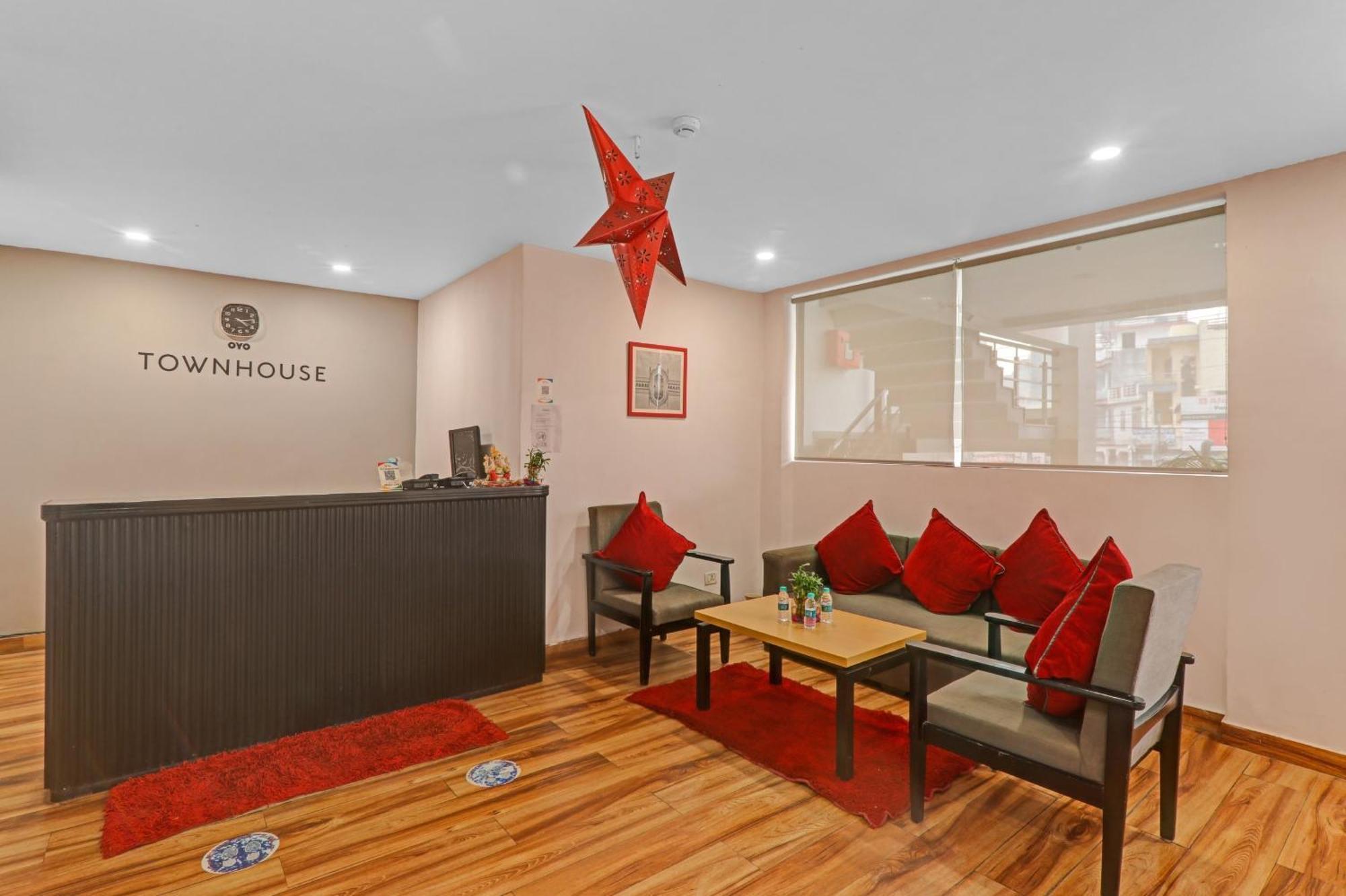 Townhouse The Shubham Hotel Bijnaur Екстериор снимка