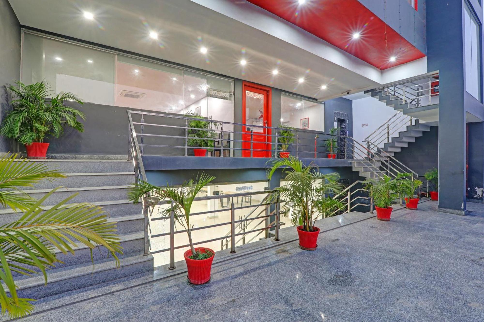 Townhouse The Shubham Hotel Bijnaur Екстериор снимка
